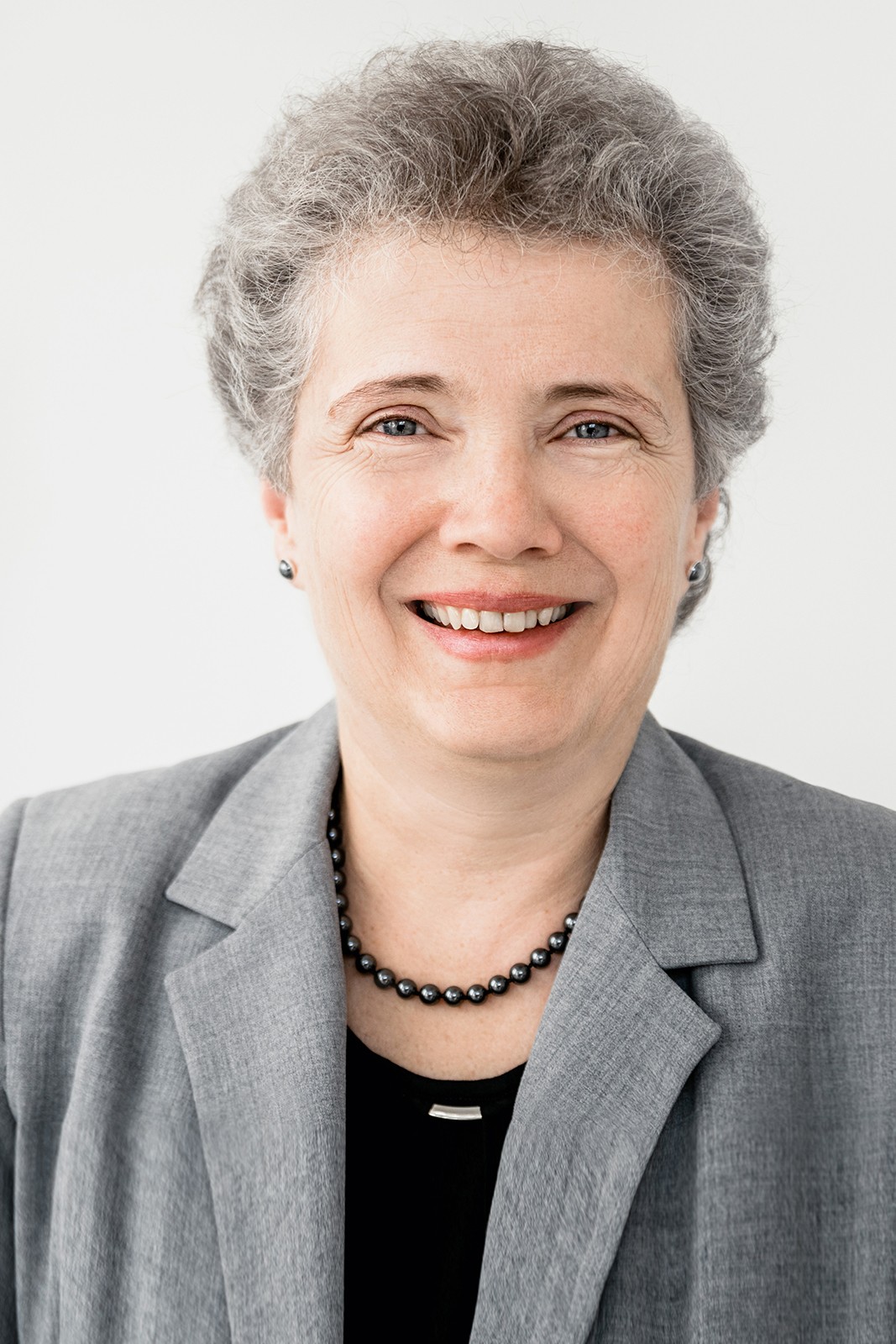 Dr. Jur. Astrid Deusch- Rechtsanwältin (in Bürogemeinschaft)